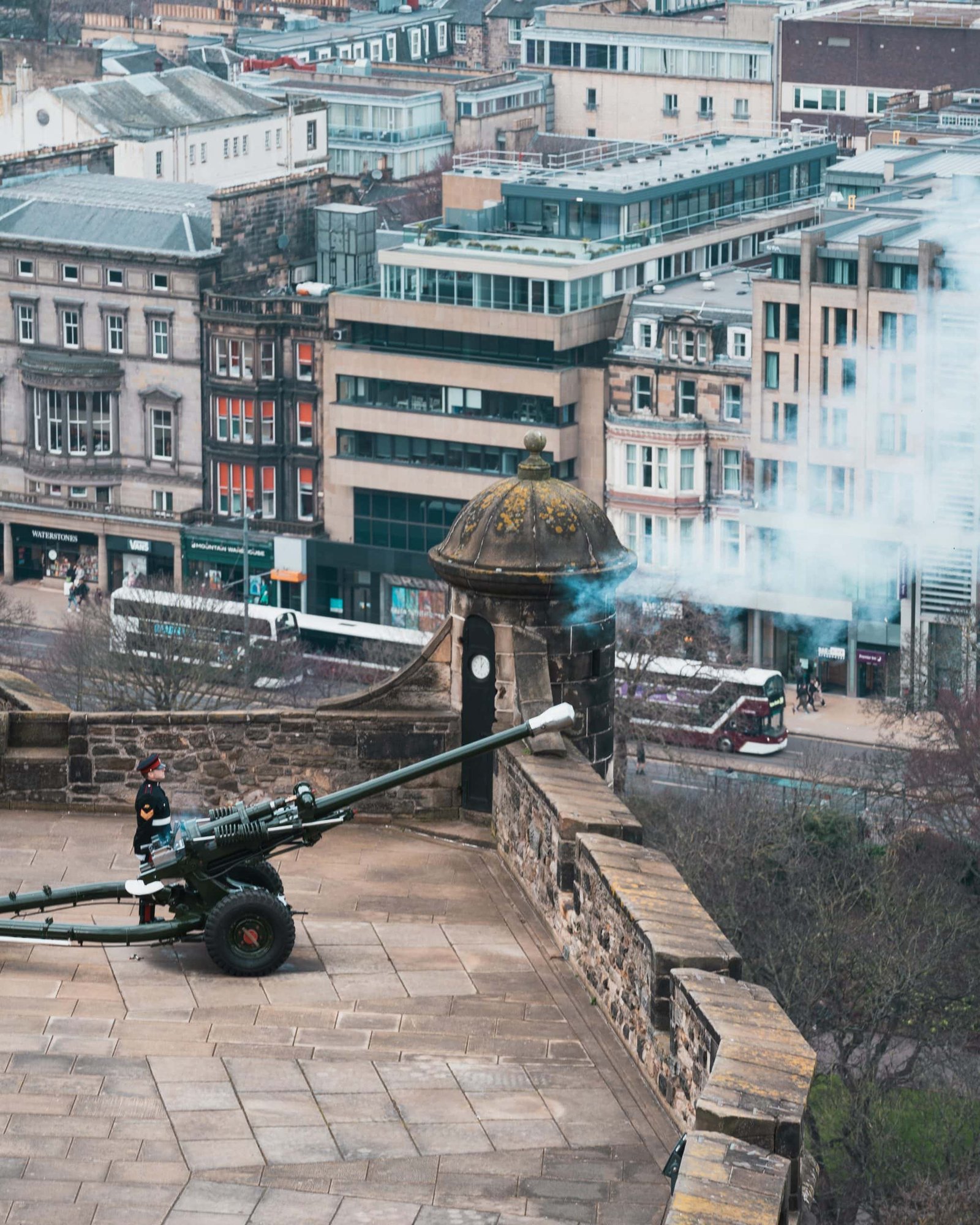 One O'Clock Gun Edinburgh Castle